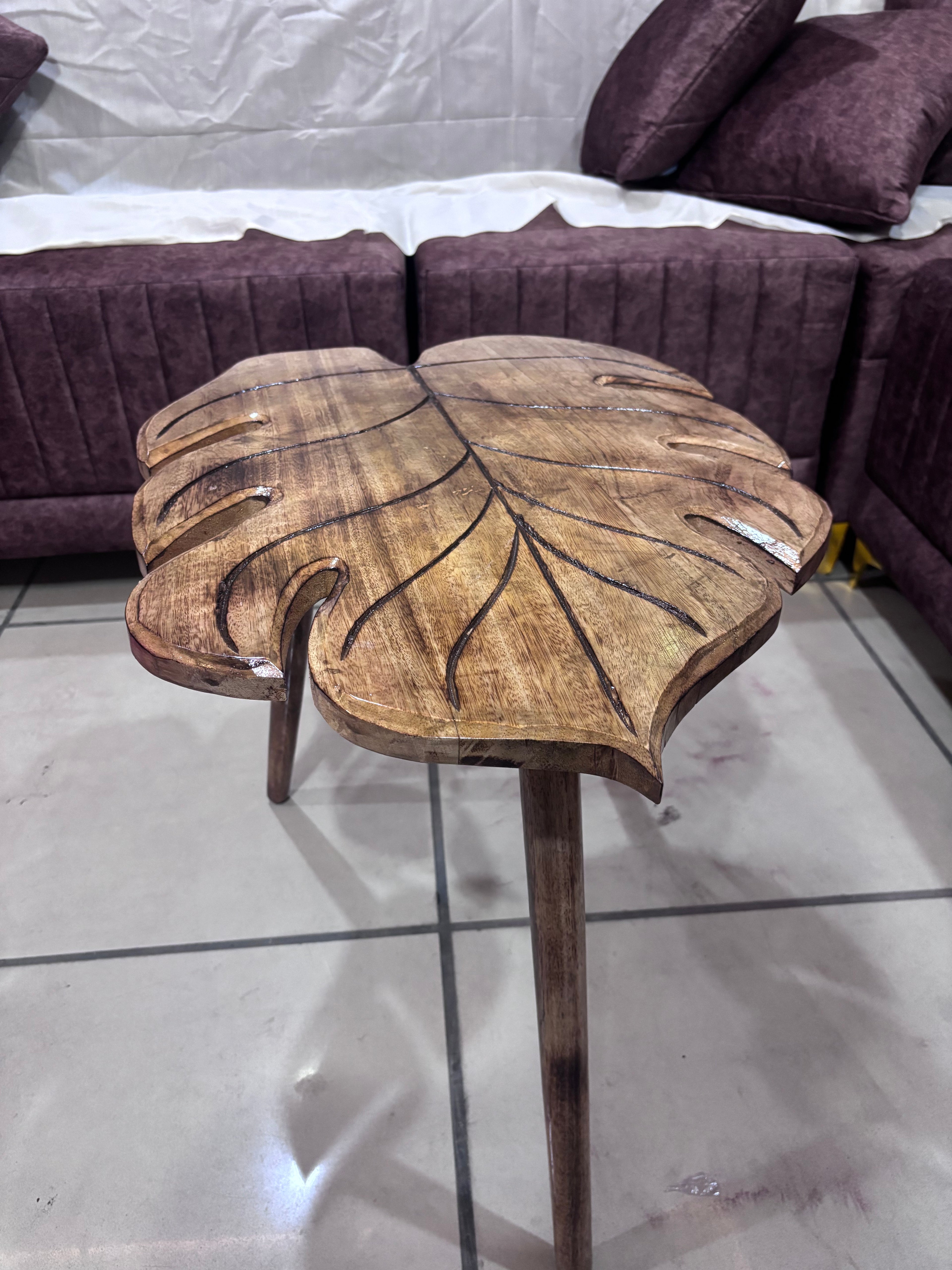 Handcrafted Mango Wood Leaf Coffee Table – Center Table with Foldable Legs