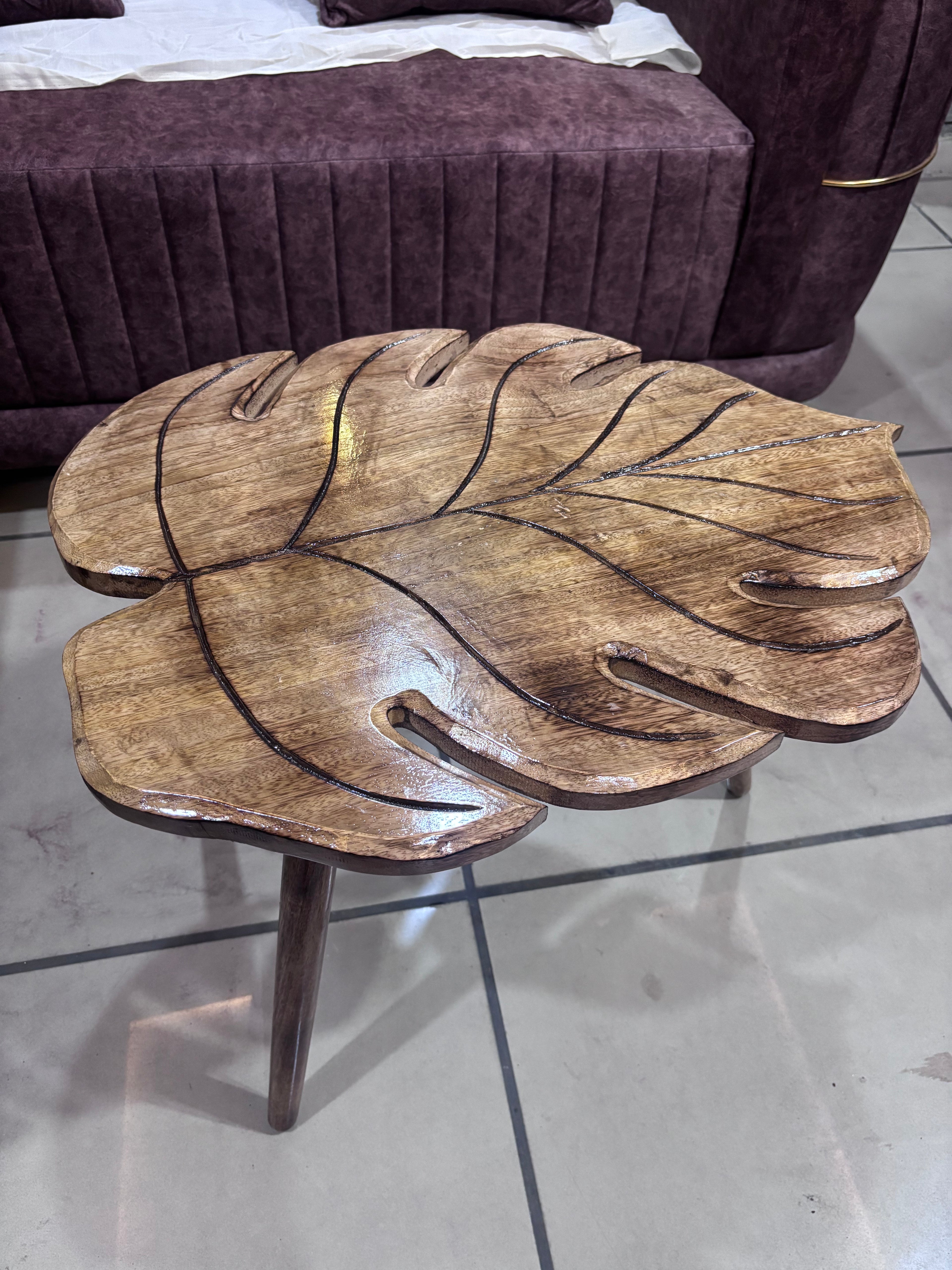 Handcrafted Mango Wood Leaf Coffee Table – Center Table with Foldable Legs
